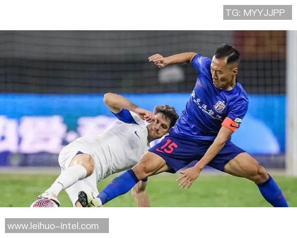 国王杯激战曼联逆转里昂绝杀瞬间引发争议判罚全场沸腾